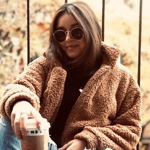 Meet your Posher, Alessandra